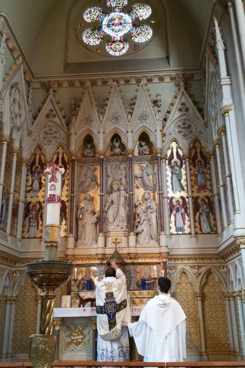 altar at st. dominic altar